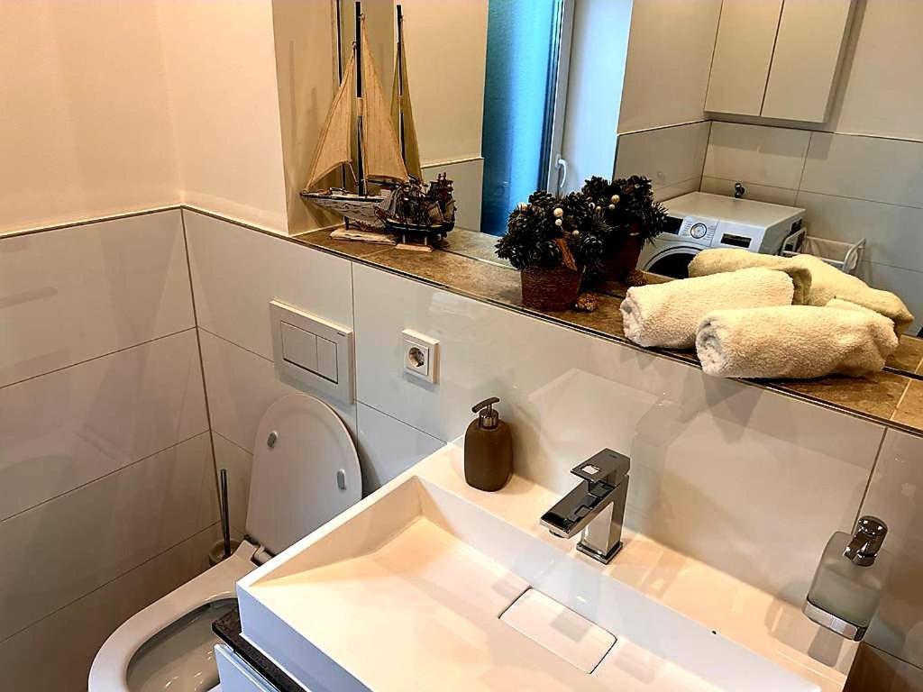Apartments Bei Playmobil Eg,130M2,Grosse Terassen,24H Self Check-In, Free Parking เซิร์นดอร์ฟ ภายนอก รูปภาพ