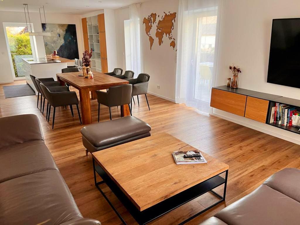 Apartments Bei Playmobil Eg,130M2,Grosse Terassen,24H Self Check-In, Free Parking เซิร์นดอร์ฟ ภายนอก รูปภาพ